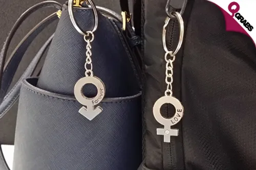 From QR10, Be Bonded Even When You’re Apart with Couple Key Chains! (Up to QR58 Value)